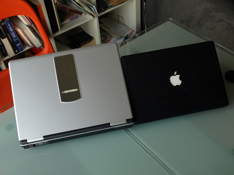 Illustration for article titled Hands On: Zonbu's Data Syncing Linux Notebook